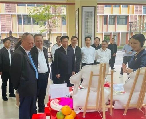 河源市委书记何国森一行考察普宁华附丨黄楚龙会长：能为家乡教育事业出一份力倍感欣慰和自豪