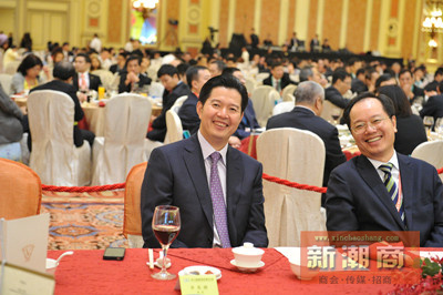 青年工作委员会会长李奕标与赵利生合影